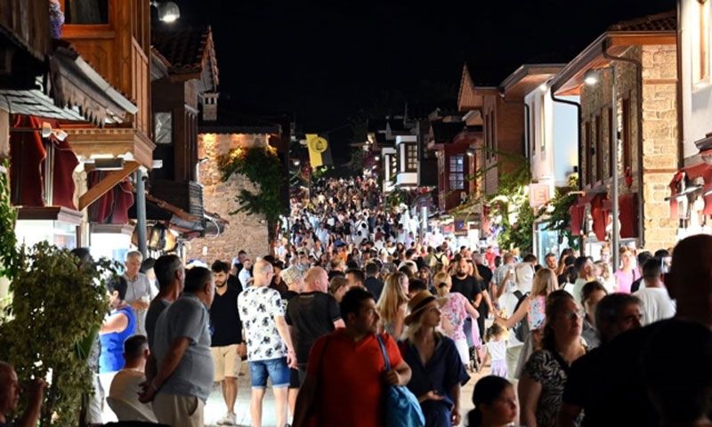 2026 yılının Ocak ayında Türkiye’yi  2 milyon 246 bin 639 turist ziyaret etti