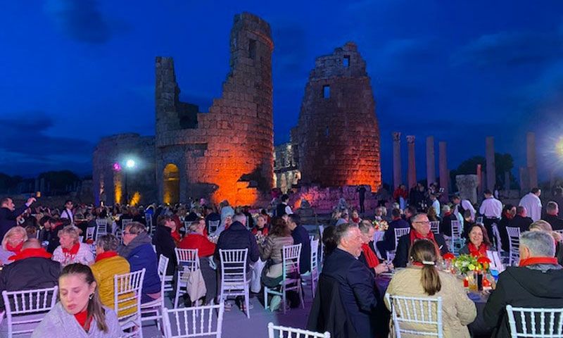 Perge’de Tarihi Gece 