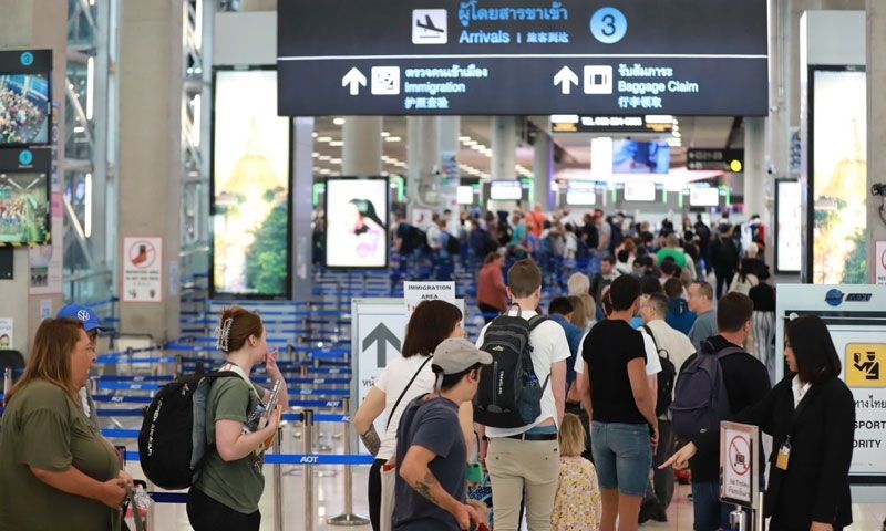 Tayland aralarında Türkiye'nin de olduğu 93 ülkenin vizesiz kalış süresini 30 güne düşürdü