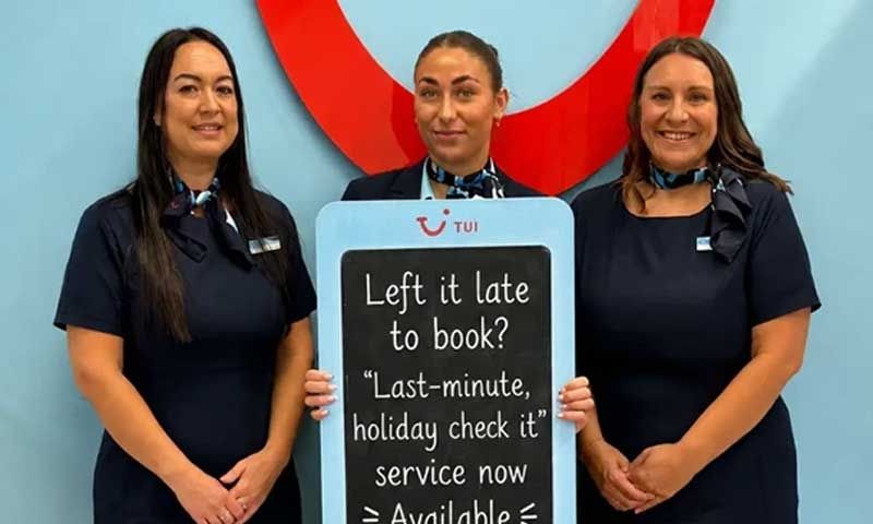 Son dakika tatil rezervasyonları İngiliz tüketiciler üzerinde önemli bir baskı oluşturuyor