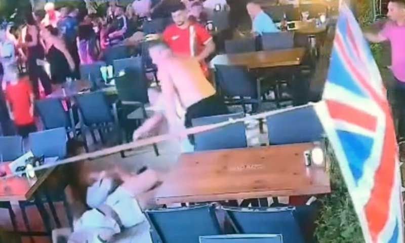 Yabancı uyruklu turistten ailesine şiddet