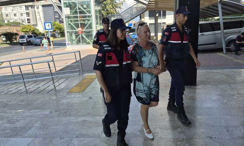 13 yaşındaki kız çocuğunun haşema ile havuza girmesine izin vermeyen Rus uyruklu site yöneticisi tutuklandı