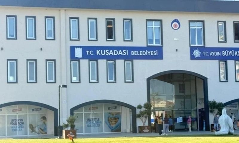 Kuşadası Belediyesi'ne yönelik soruşturmada otel sahibi de tutuklandı