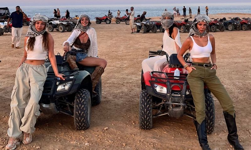Ünlü Türk oyuncular Hurghada’da denizden çöle uzanan tatil deneyimi yaşadı
