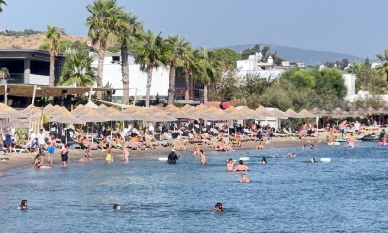 Bodrum’da termometre 40’ı, hissedilen sıcaklık 45’i gördü