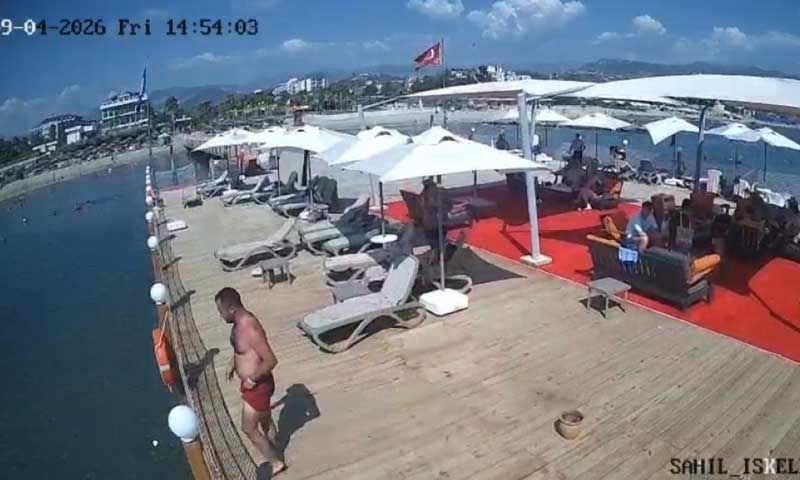 Alanya’da otelin iskeleden sığ suya balıklama atlayan adam hayatını kaybetti