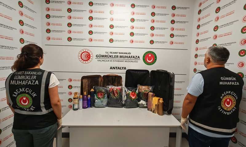 Antalya Havalimanı’nda uyuşturucu operasyonu