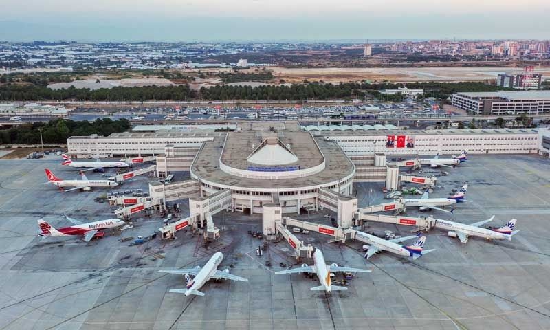 İstanbul ve Antalya Havalimanları 8 ayda 81,7 milyon yolcuyu ağırladı