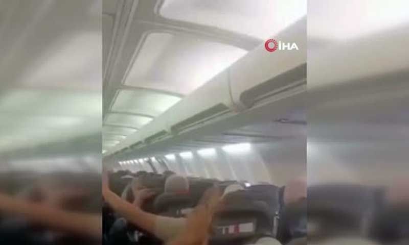 Yolcu uçağında korku dolu anlar: Kabinin tavanı çöktü