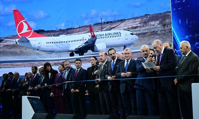 İstanbul Havalimanı'nda 4. ana pistten ilk uçak havalandı
