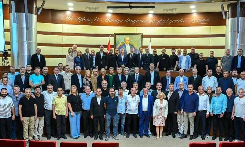 Hacısüleyman: ''Antalya ziyaretçi sayısını geçen yıla göre yüzde 6 daha düşük  kapatacak''