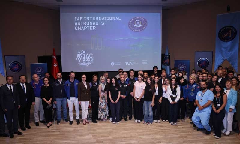 Dünyanın dört bir yanından astronotlar 