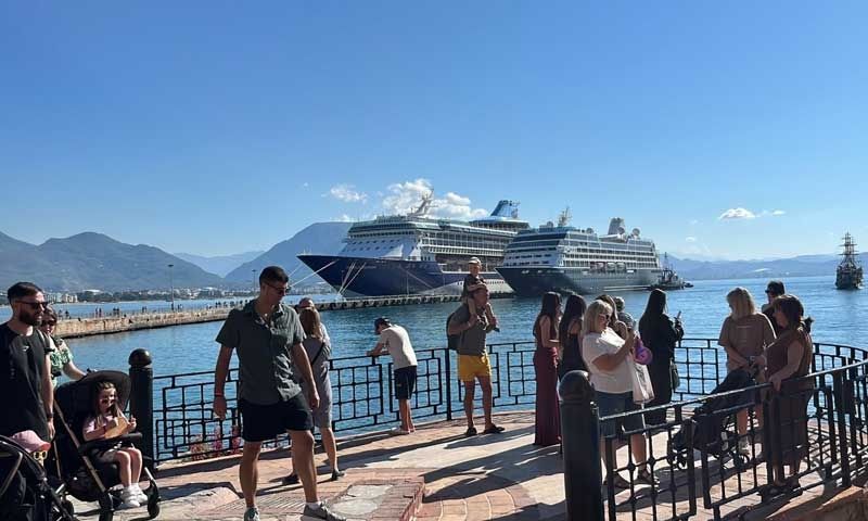 Alanya'ya İngiliz ve ABD'li turist akını oldu