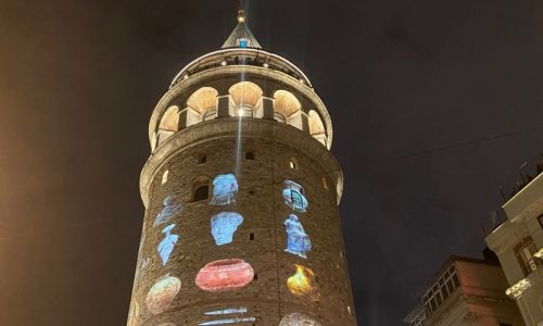 Galata Kulesi'ne yurtdışından getirilen kültürel mirasa ait görseller yansıtıldı